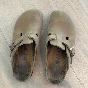 Birkenstock Tan Leather Clogs